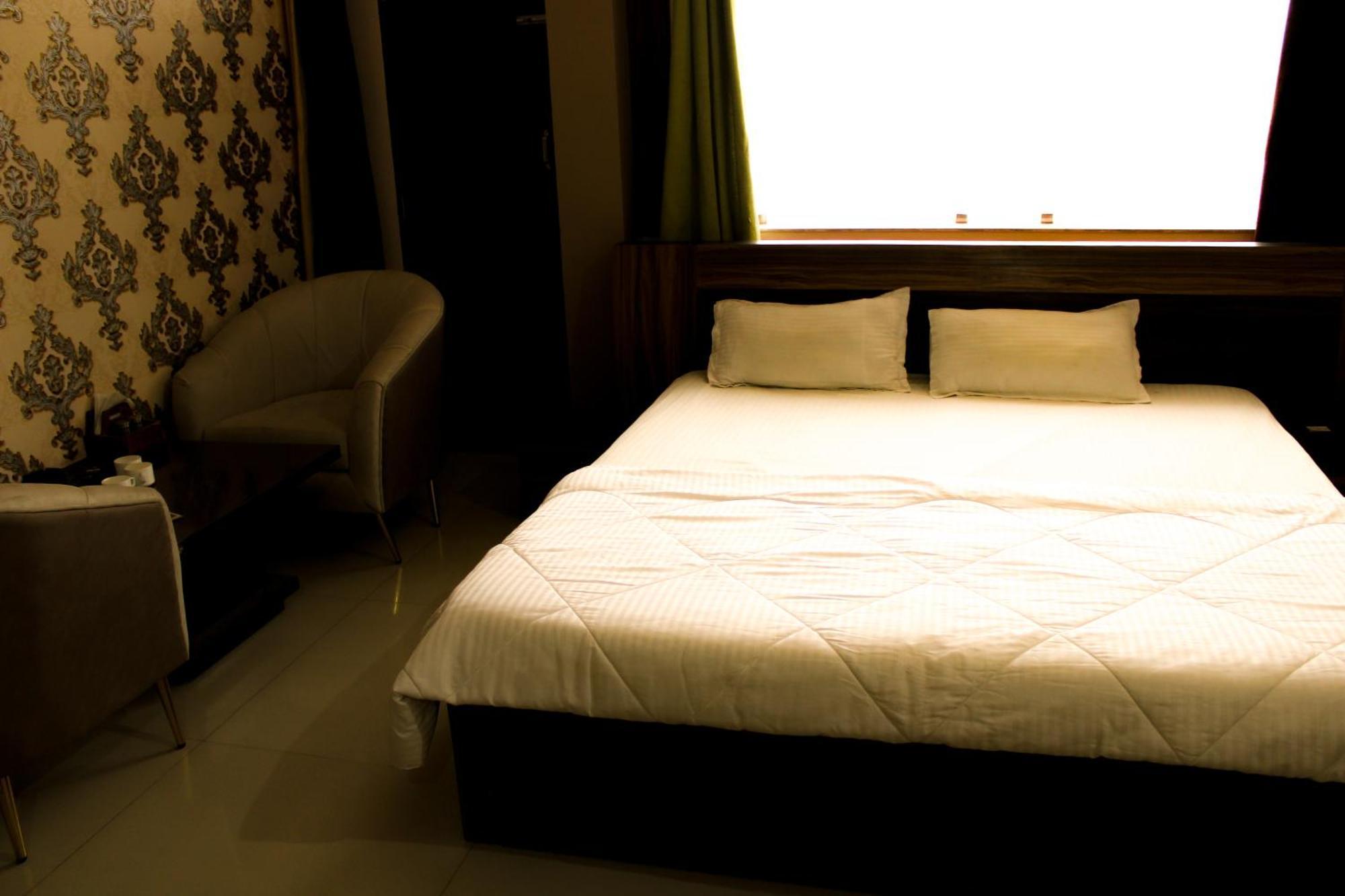 Sangam Hotel Chirawa Exterior photo
