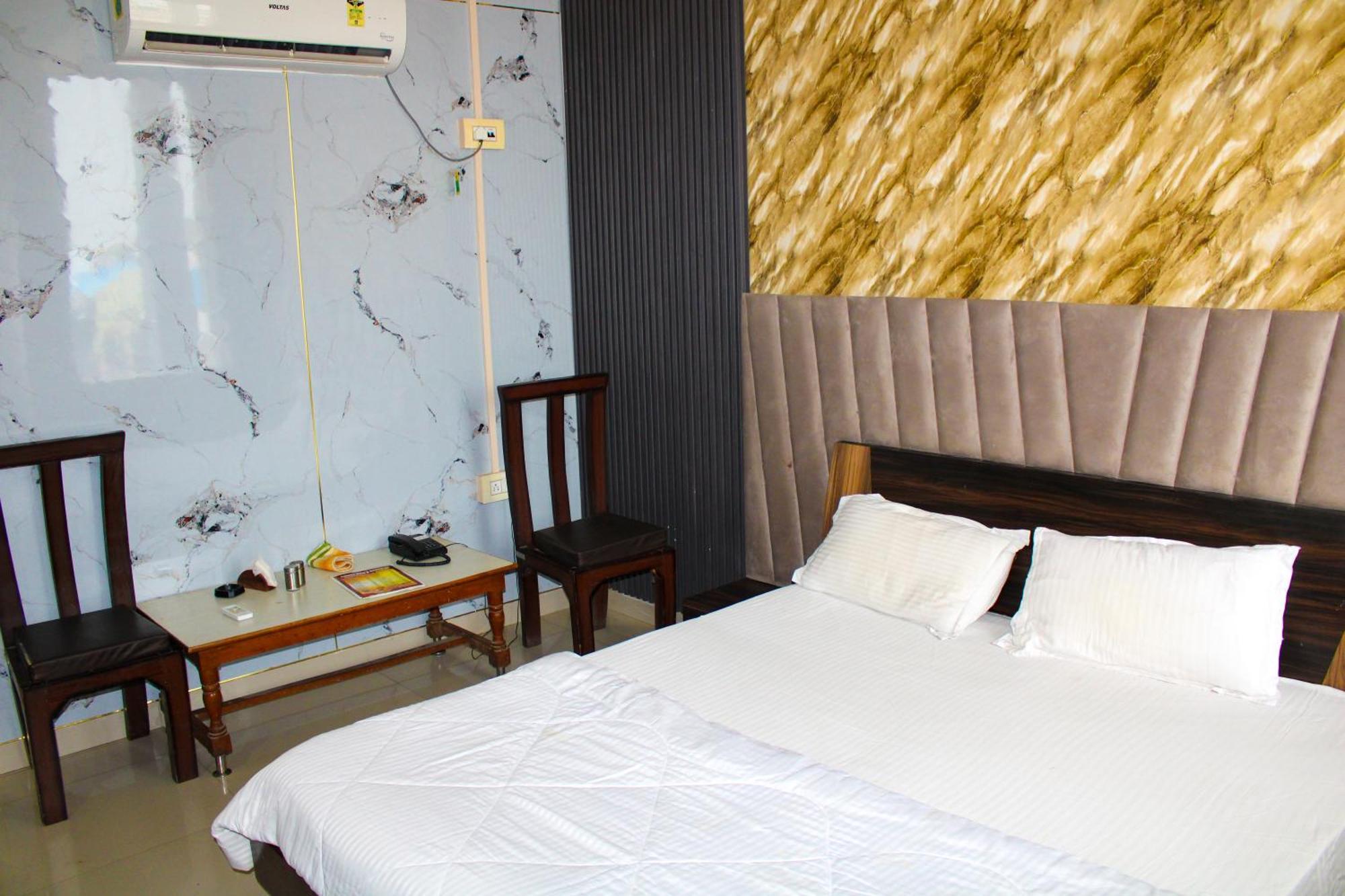 Sangam Hotel Chirawa Exterior photo