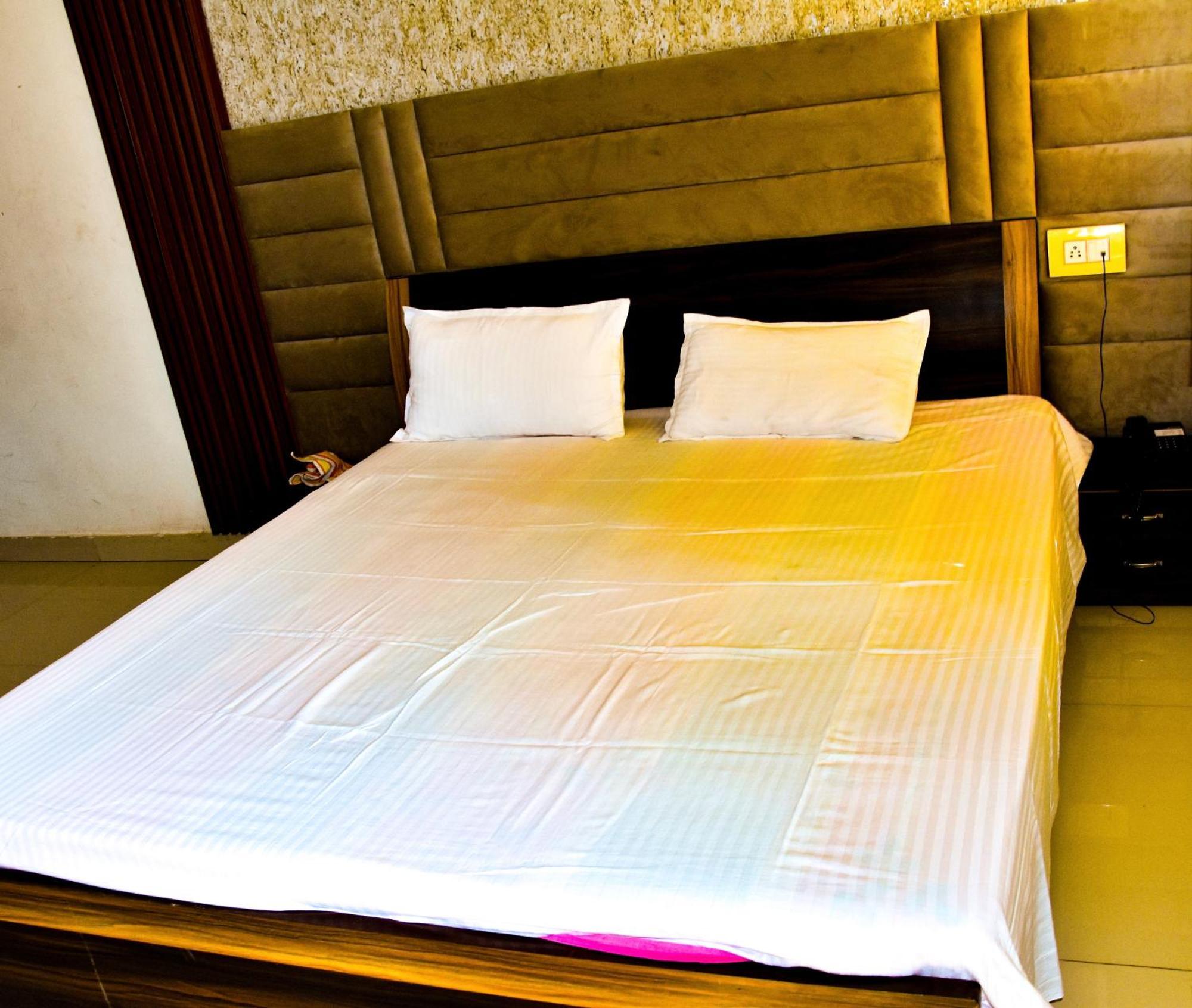 Sangam Hotel Chirawa Exterior photo